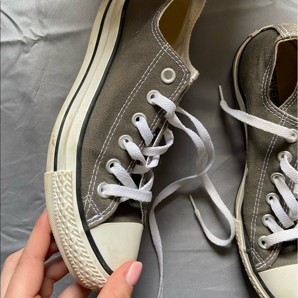 Converse - Picture 2 of 4